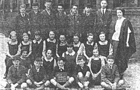 Miss Petford's Class 1923.jpg (84715 bytes)